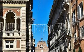 Stylish Apartment In Central Rome 